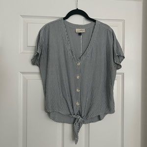 Universal Thread button down tie front red and blue striped top